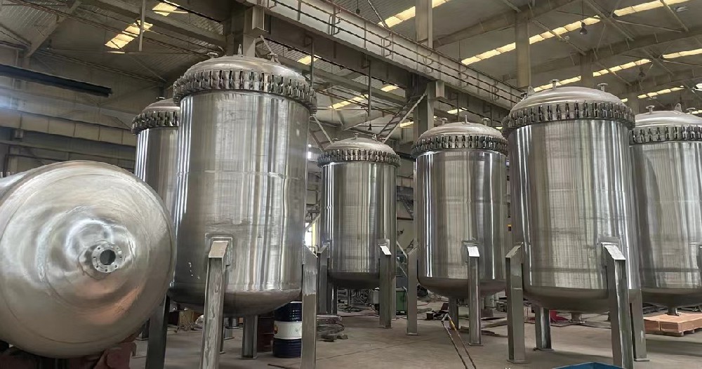 突破創(chuàng)新，走向未來(lái)